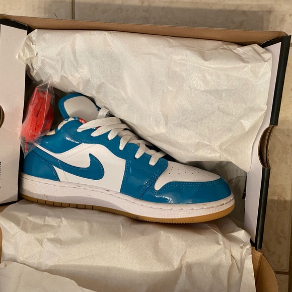 COPY - Air Jordan 1 Low - Picture 4 of 6